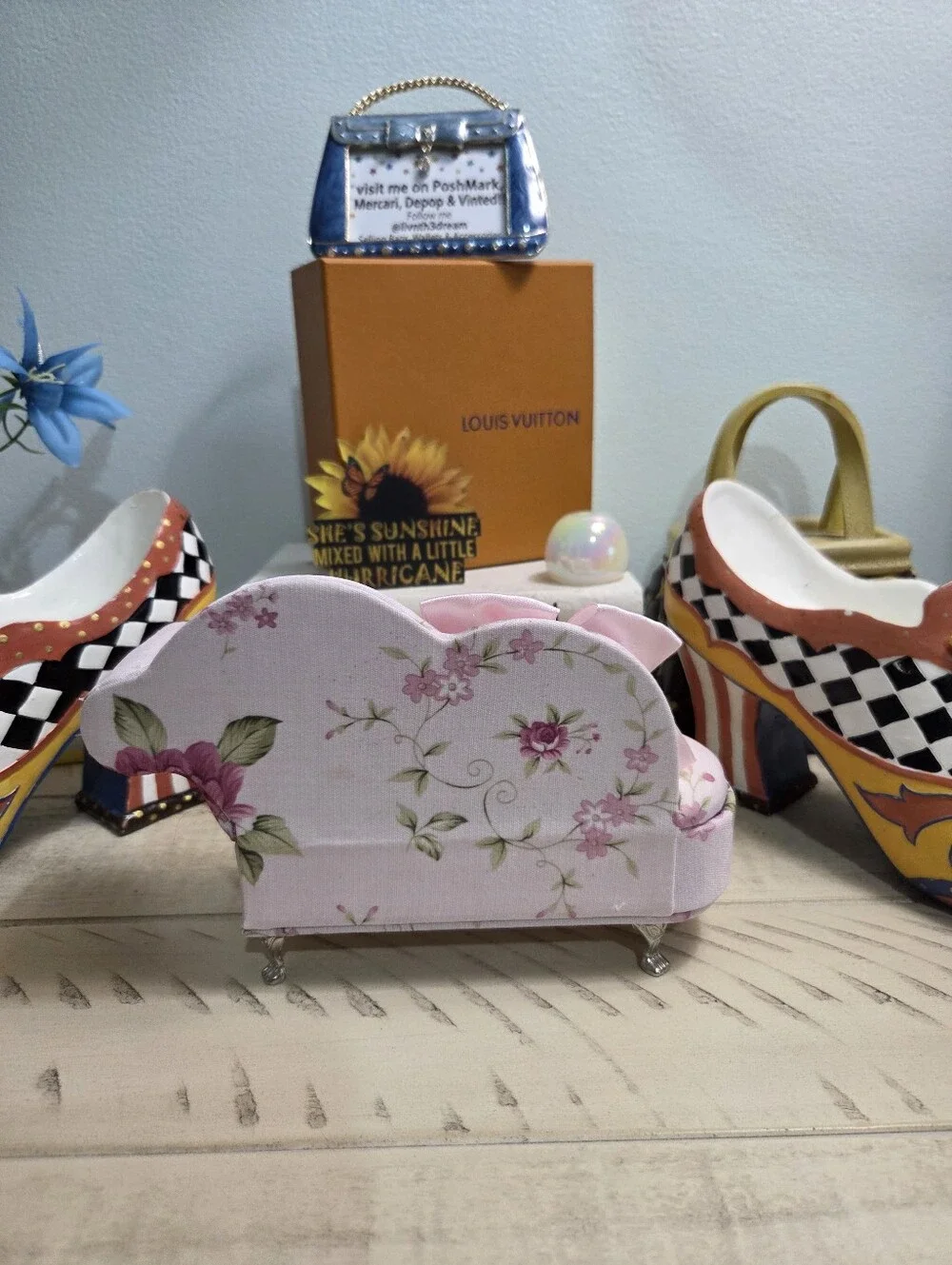 🌸 BNIB Floral Mini Chaise Lounge Sofa Jewelry Box Organizer 🌸